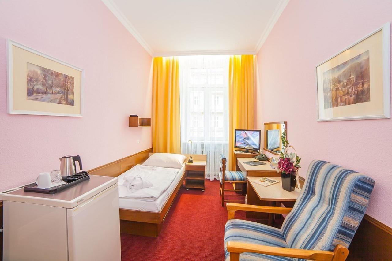 Krivan Hotel Karlovy Vary Exterior foto